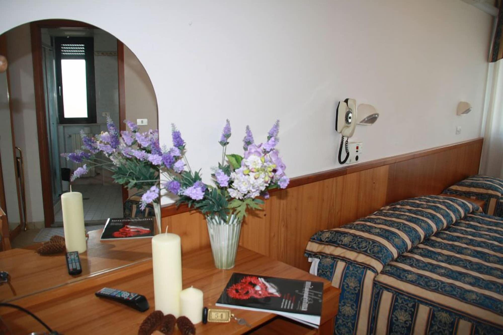 Hotel Genzianella Червия Екстериор снимка
